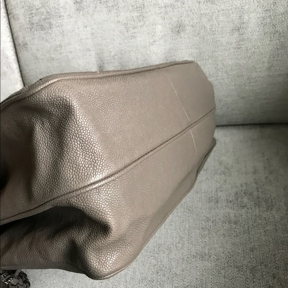 Chanel shoulder bag in grey caviar - Picture 12 of 16